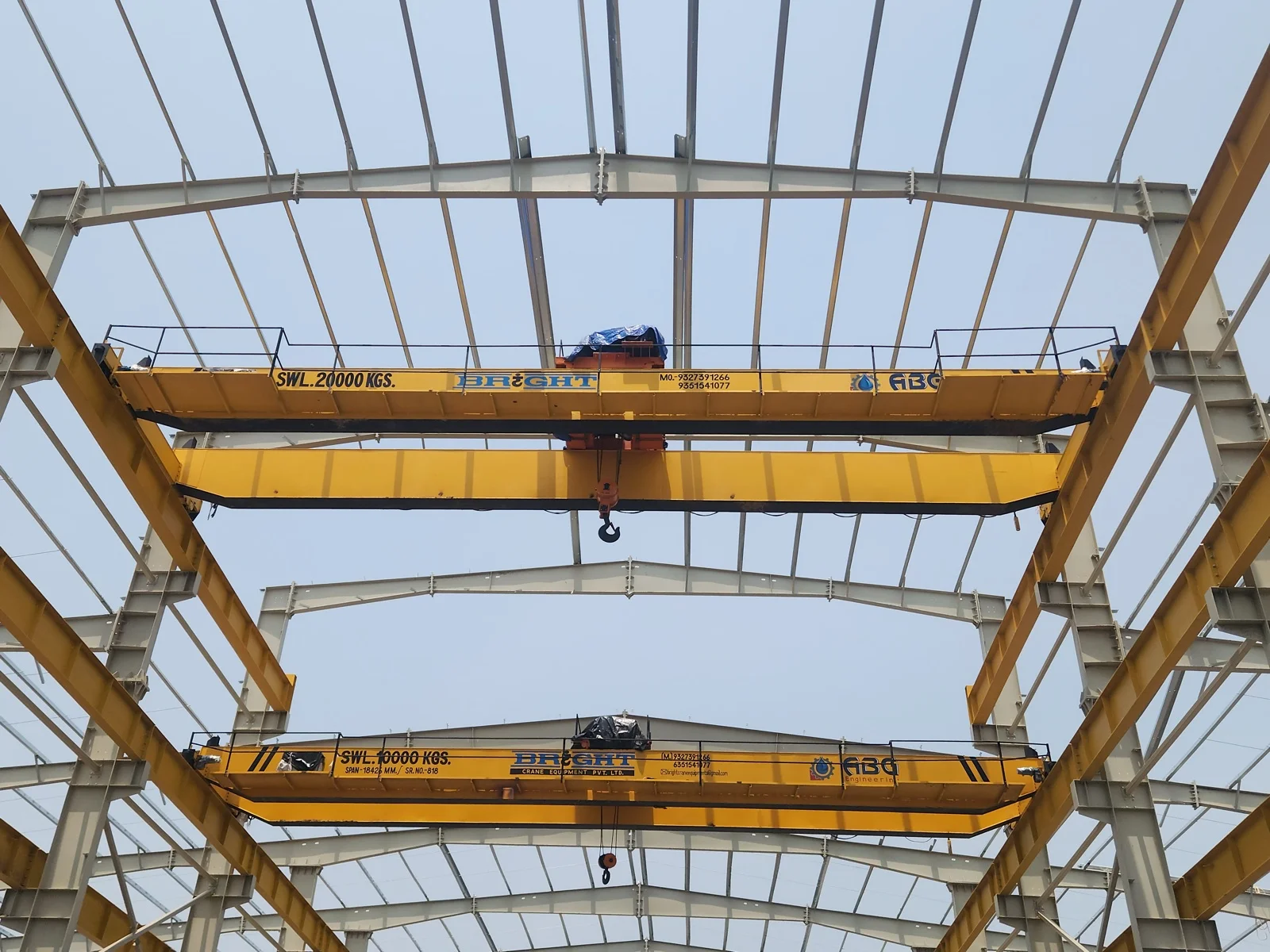 Double girder EOT crane